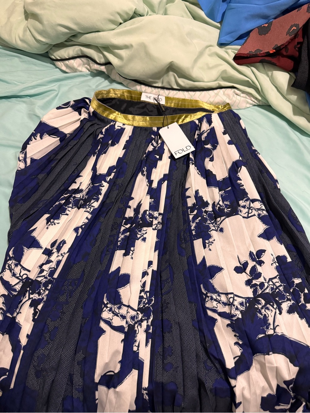 FOLD Women's Navy and Cream Floral Midi Skirt with Gold Waistband